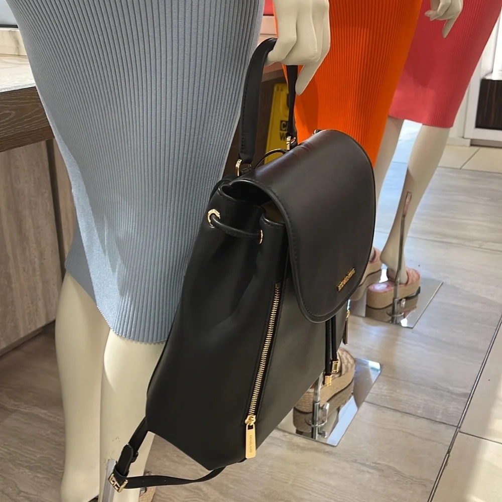 Michael Kors Backpack Bag Phoebe Medium Flap Drawstring Backpack Black 
NWT - Picture 16 of 16